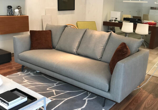 Sofa de tres plazas