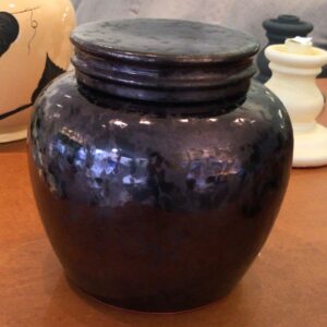 Urna metalizada con tapa